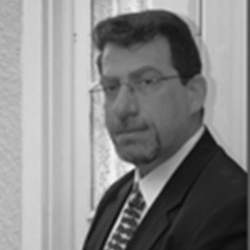 Lawrence Kahn